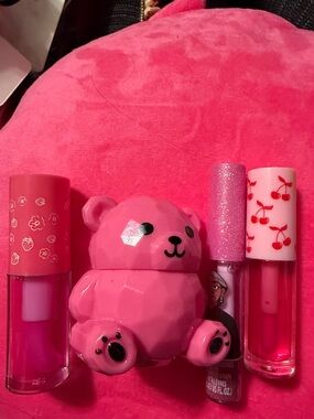 Pink Bear Lip Gloss Set - Shiny Pink Shades